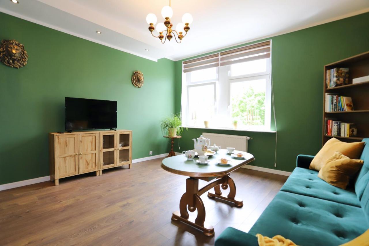 Apartament Stary Zdroj Валбжих Экстерьер фото